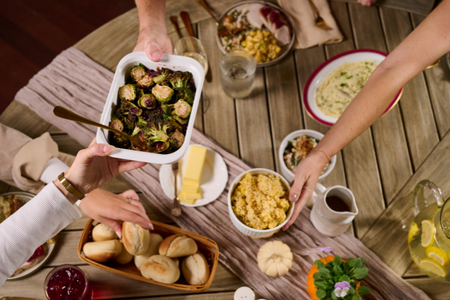 Maximizing Quality Time with Loved Ones: Your Guide to a Stress-Free Thanksgiving Dinner