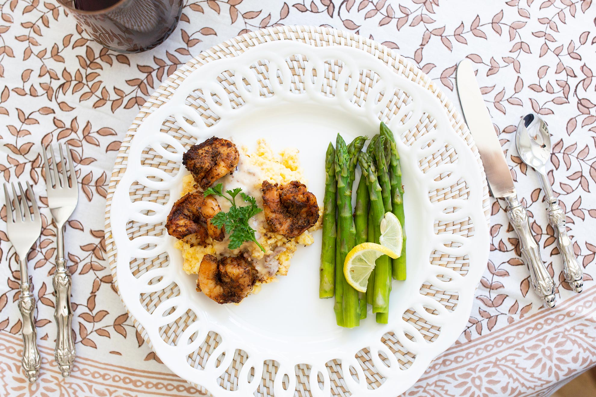 Shrimp and Grits with Southern Gravy